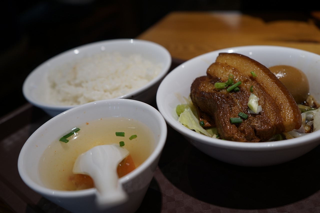 food braised pork on rice taiwan food free photo