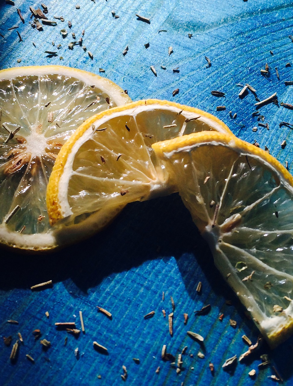 food lemon blue wood grain free photo