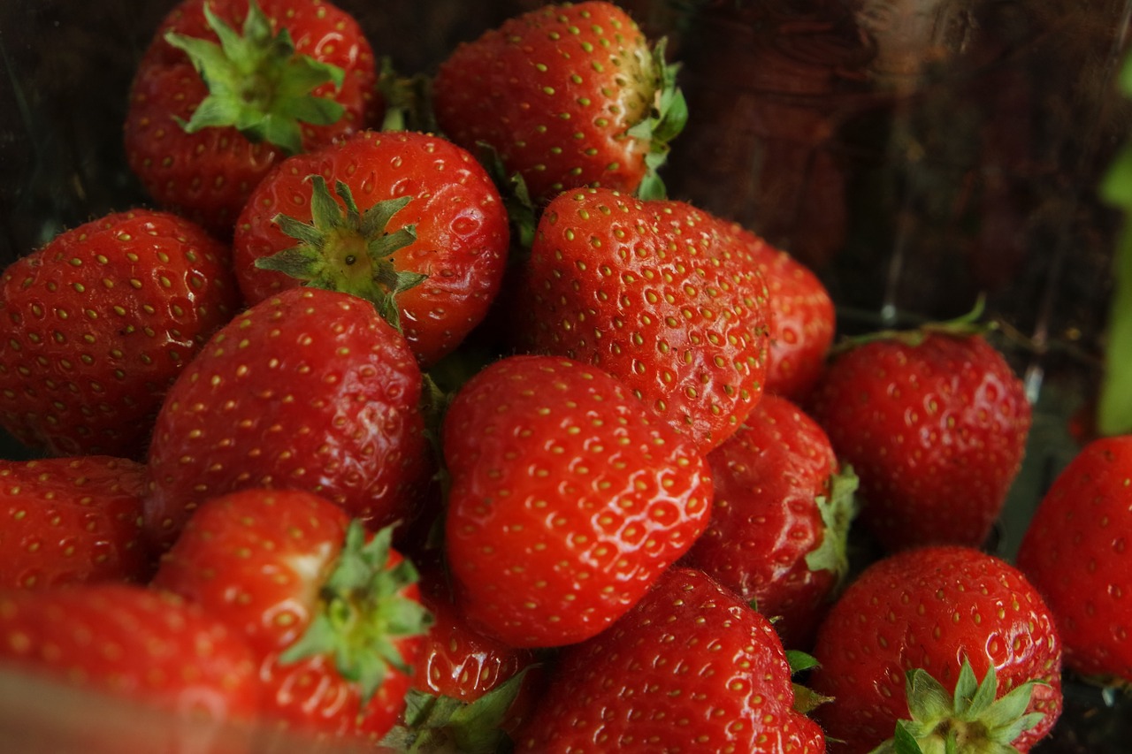 food strawberry fruit free photo