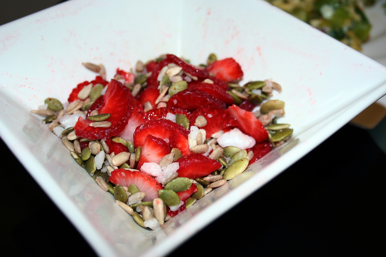 food bowl strawberries free photo
