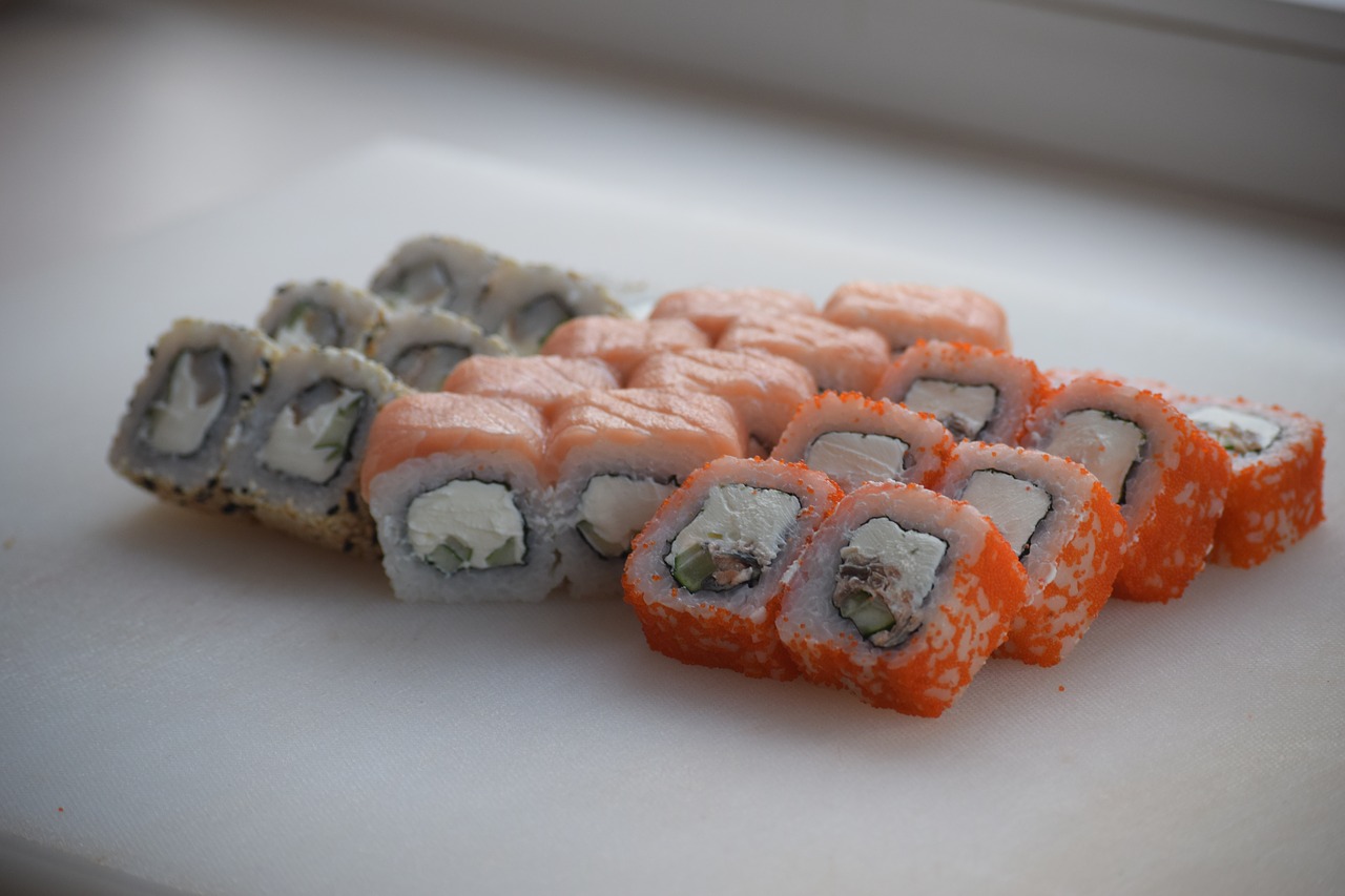 food rolls sushi free photo