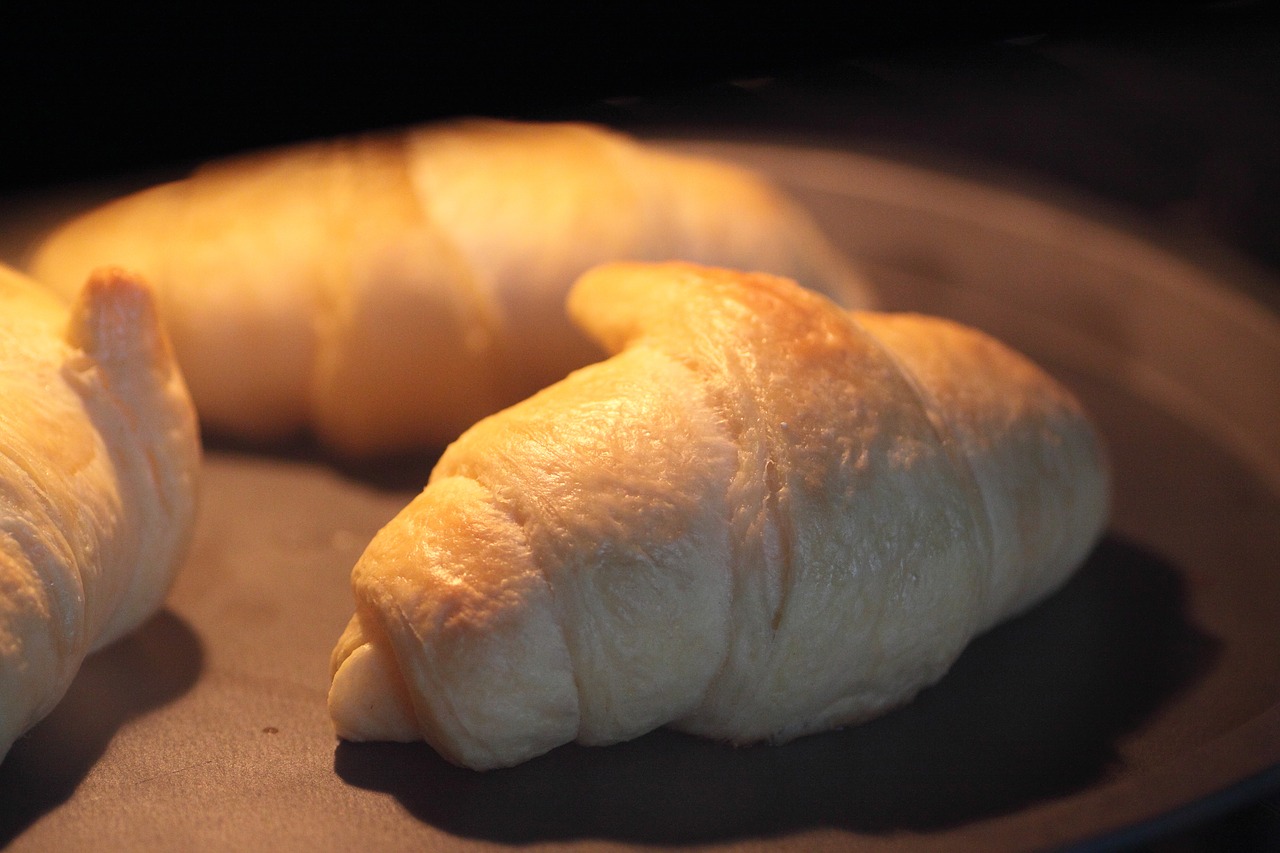 food croissant cooking free photo