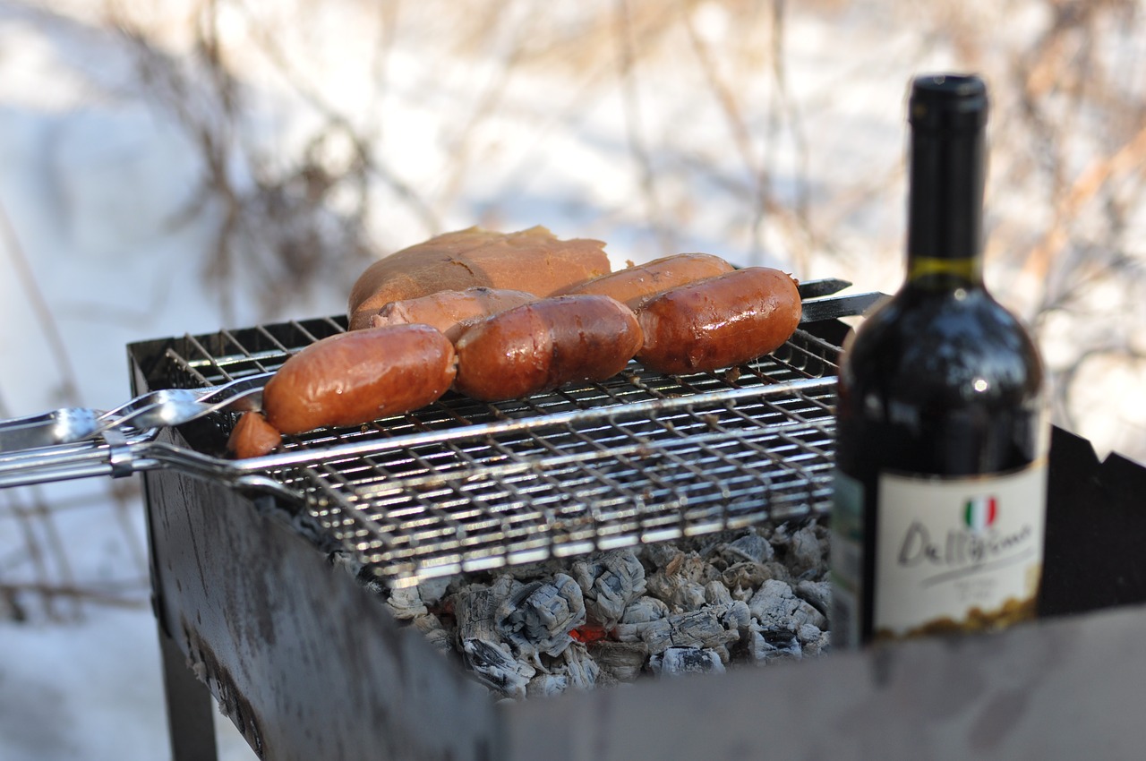 food  wine picnic  smoke free photo