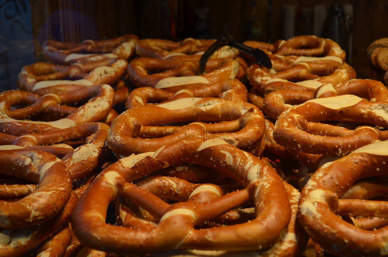 food  pretzels  traditional free photo