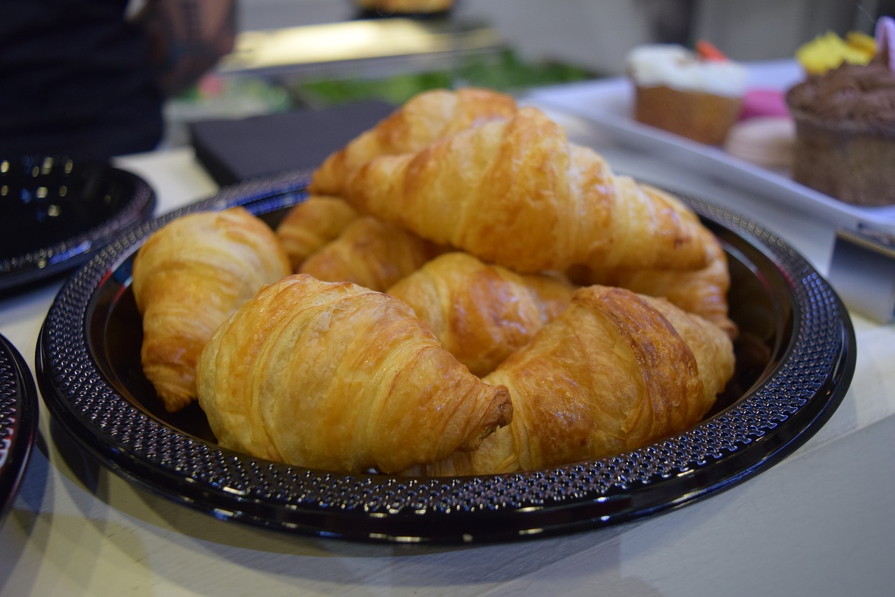 food  croissant  pastry free photo