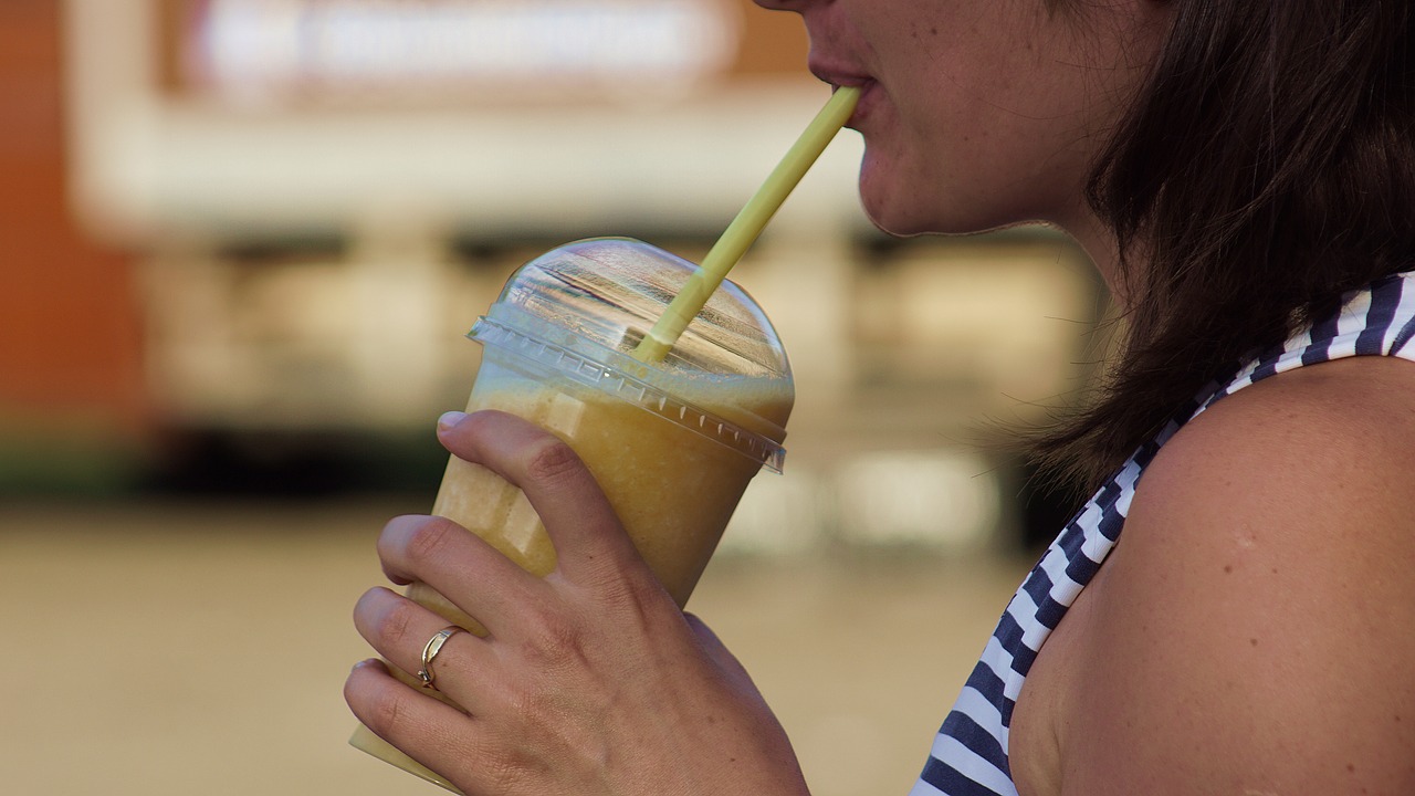 food truck eating cocktail free photo