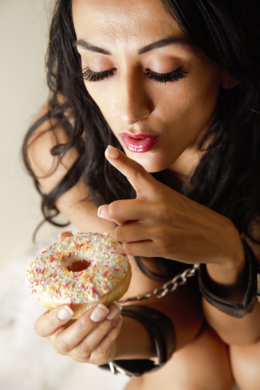 foodcravings donut addictions free photo