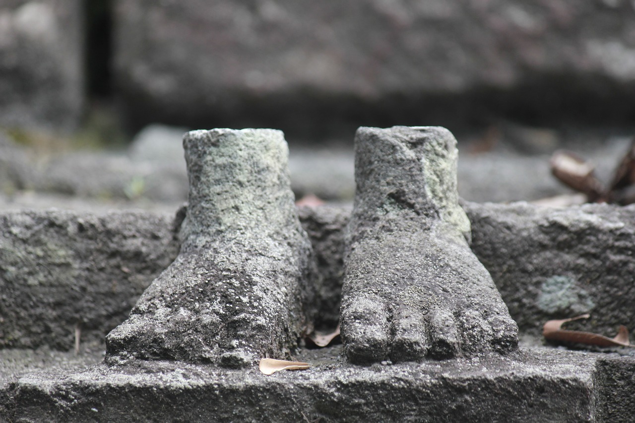 temple ancient feet free photo