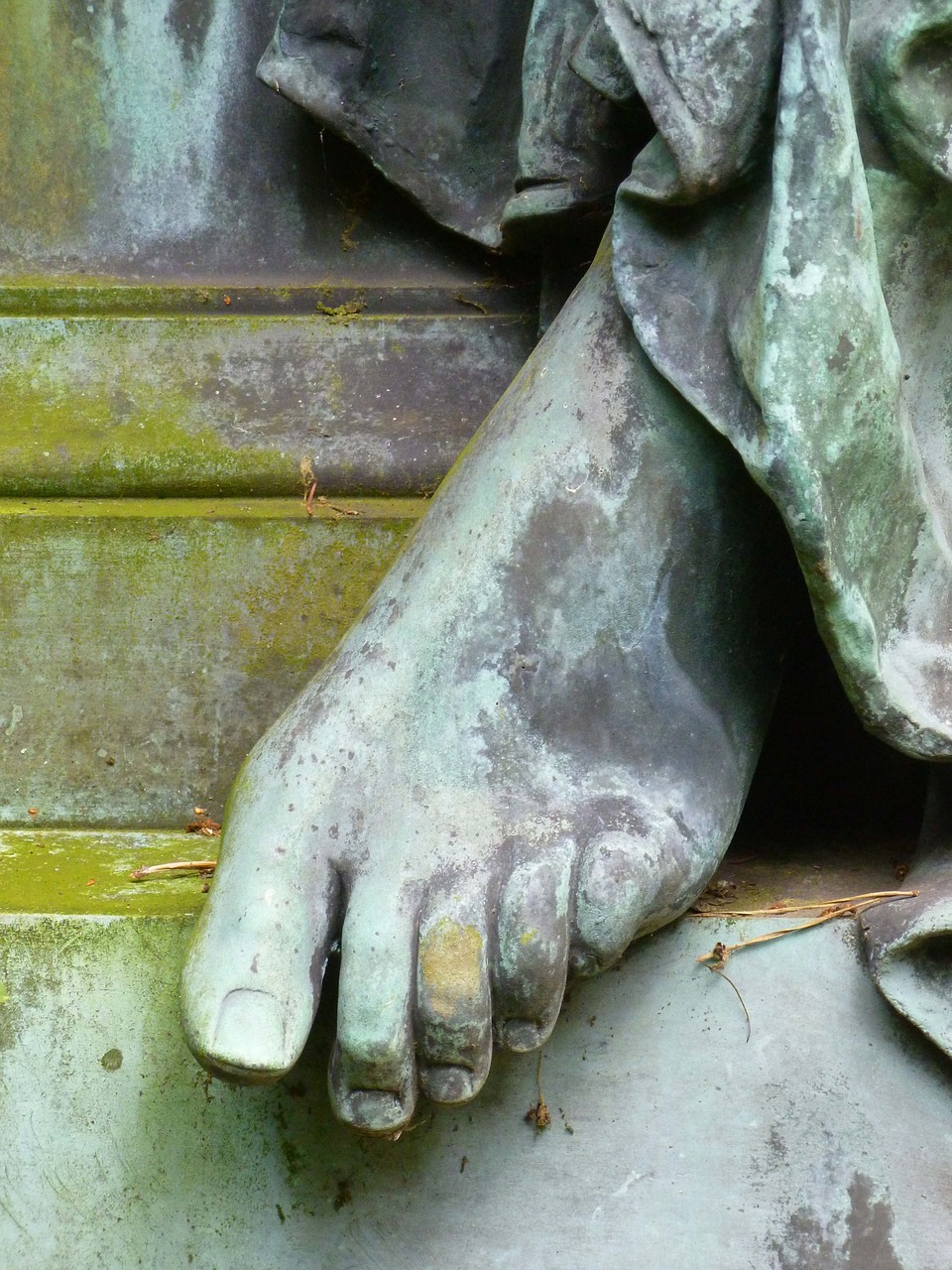 foot toes female statue free photo