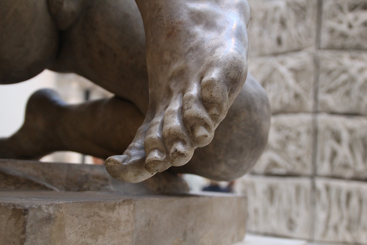 foot  feet  statue free photo