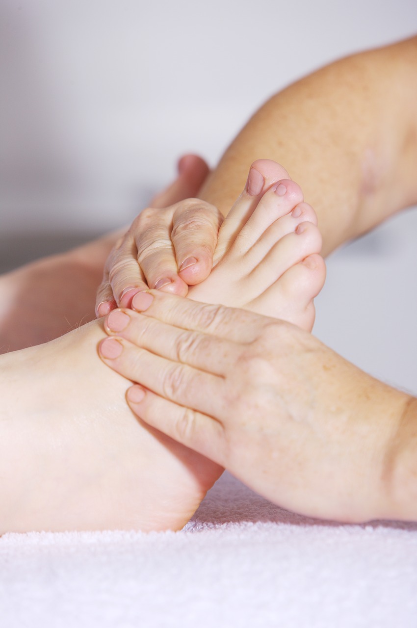 foot massage foot reflexology alternative medicine free photo