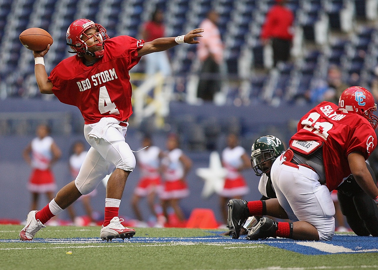 football quarterback passing free photo