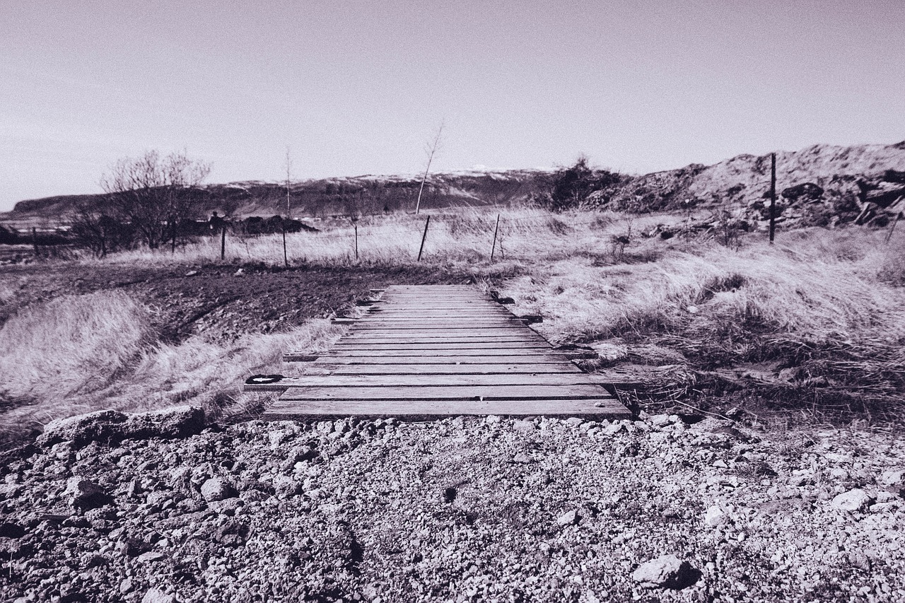 footbridge rack outdoor free photo