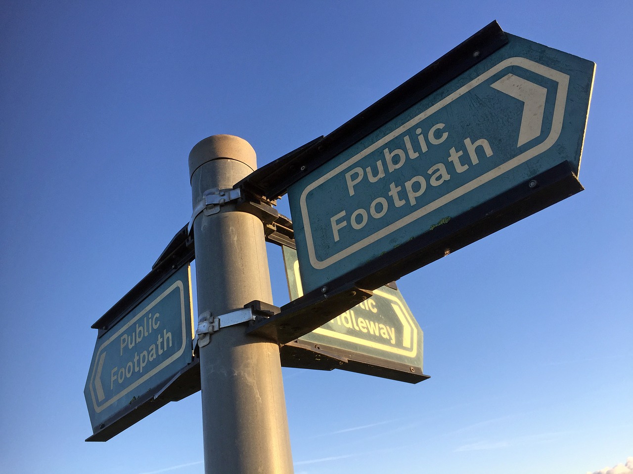 footpath sign direction free photo