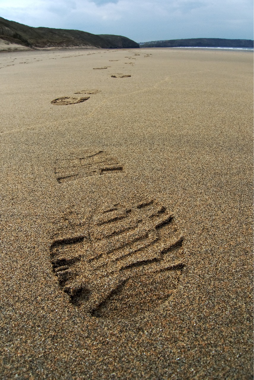 footprint sand track free photo