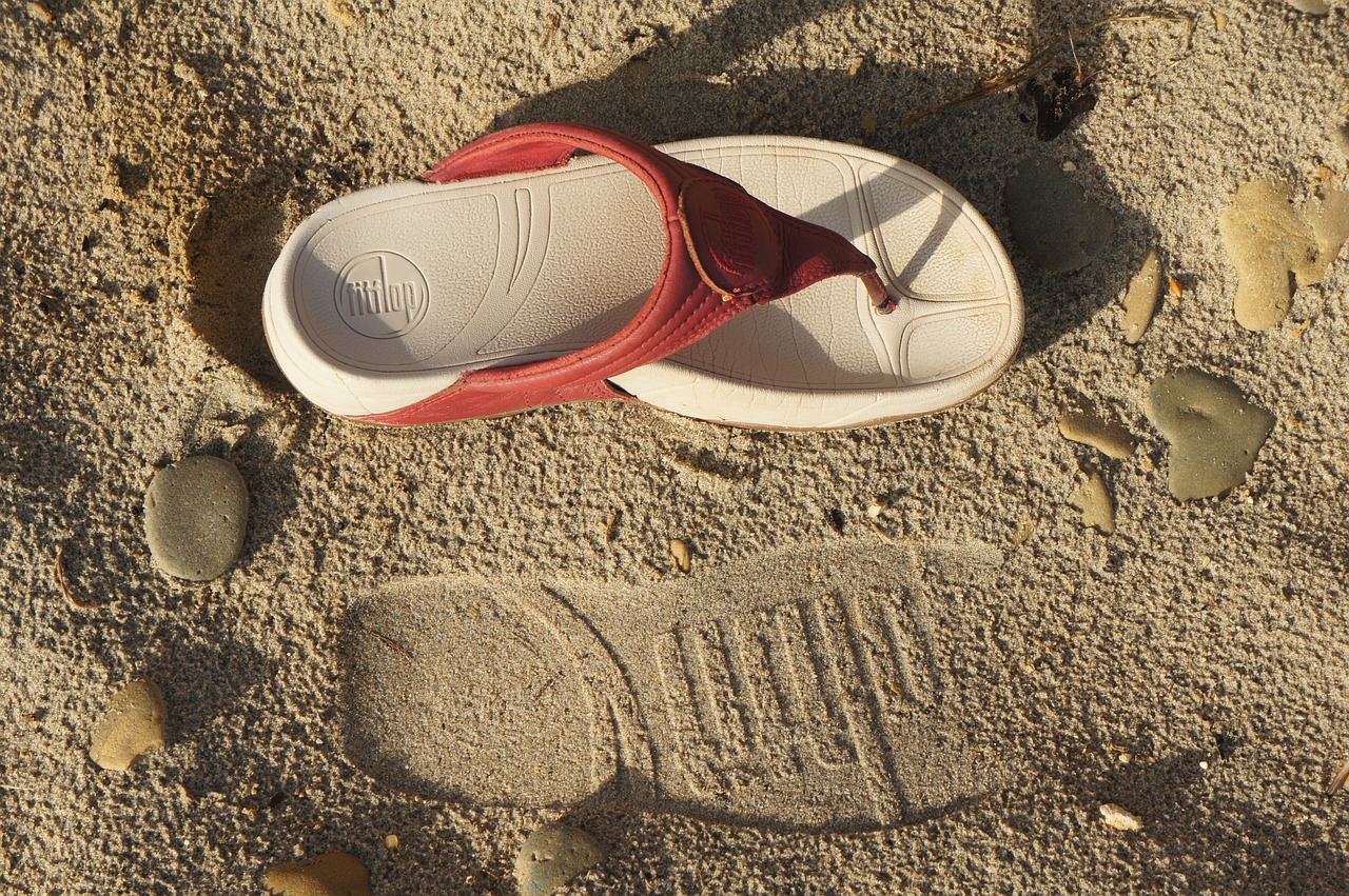 footprint sand fit-flop free photo