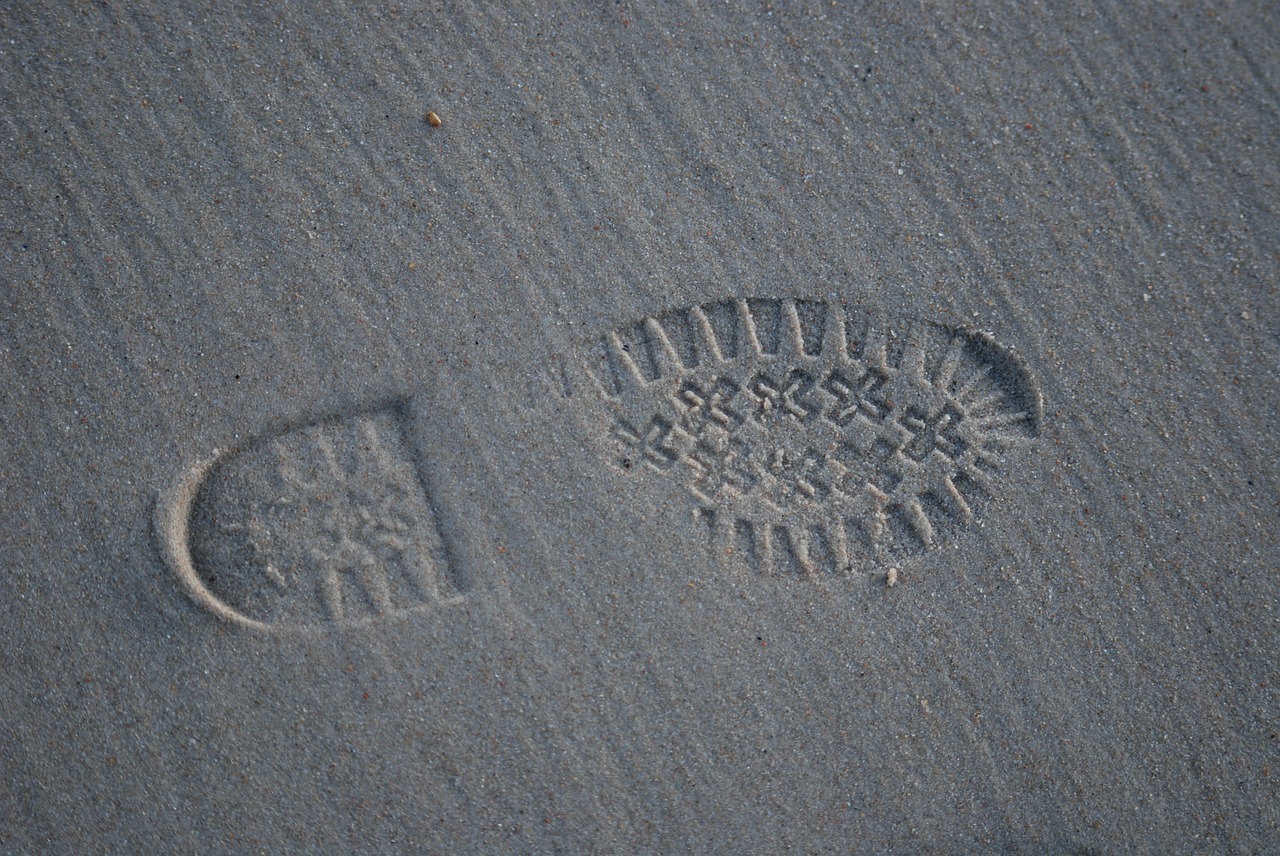 footprint sand shoe free photo