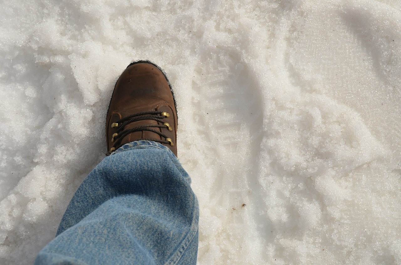 footprints ice cold free photo