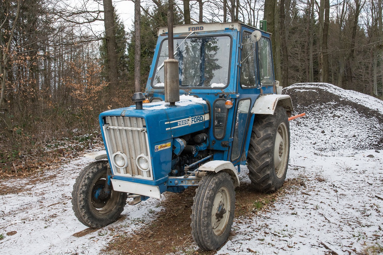 ford tractor agricultural machine free photo