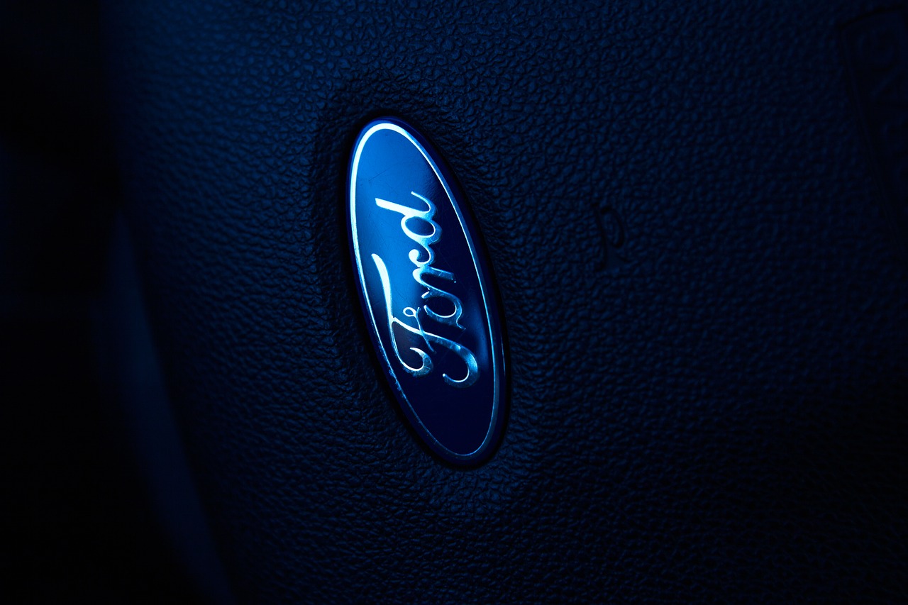 ford logo sign free photo