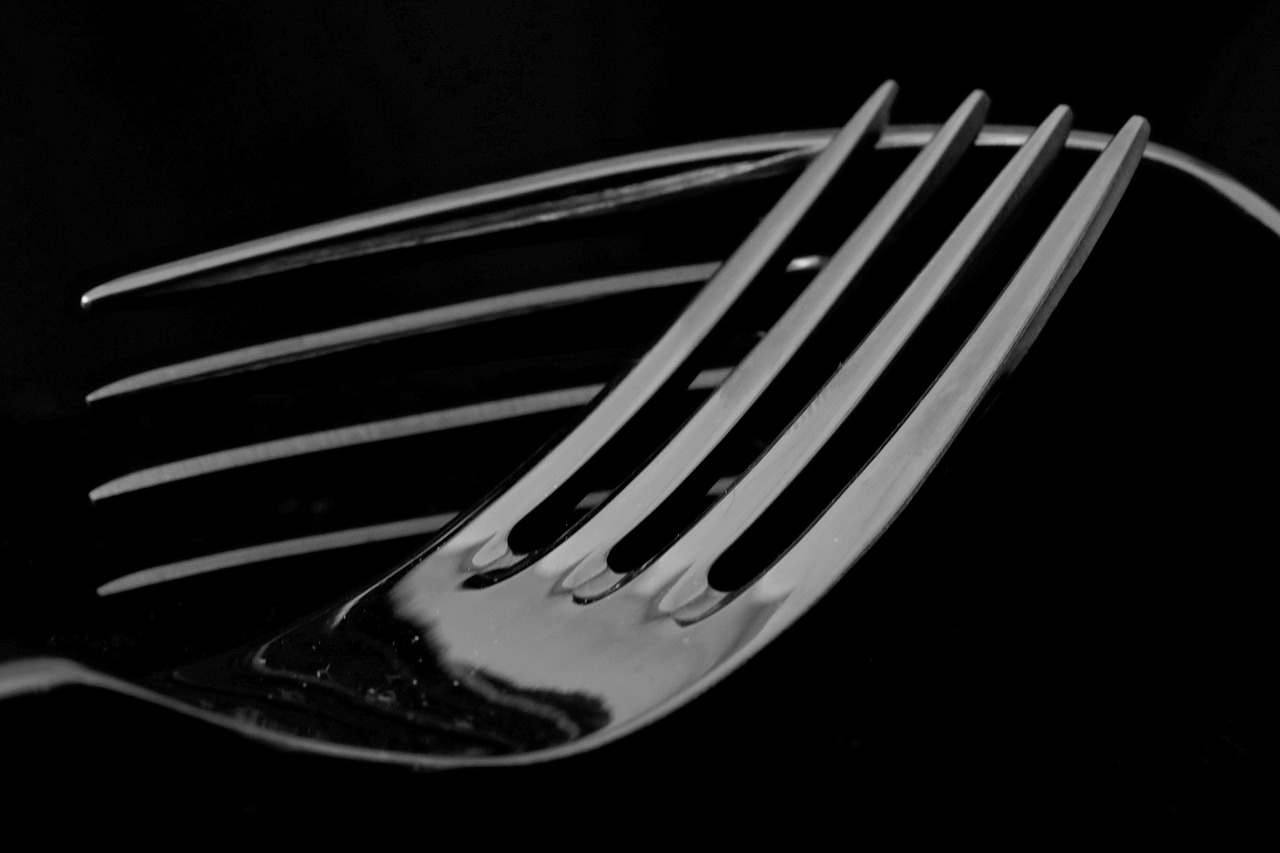 fork  eat-in kitchen  restaurant free photo