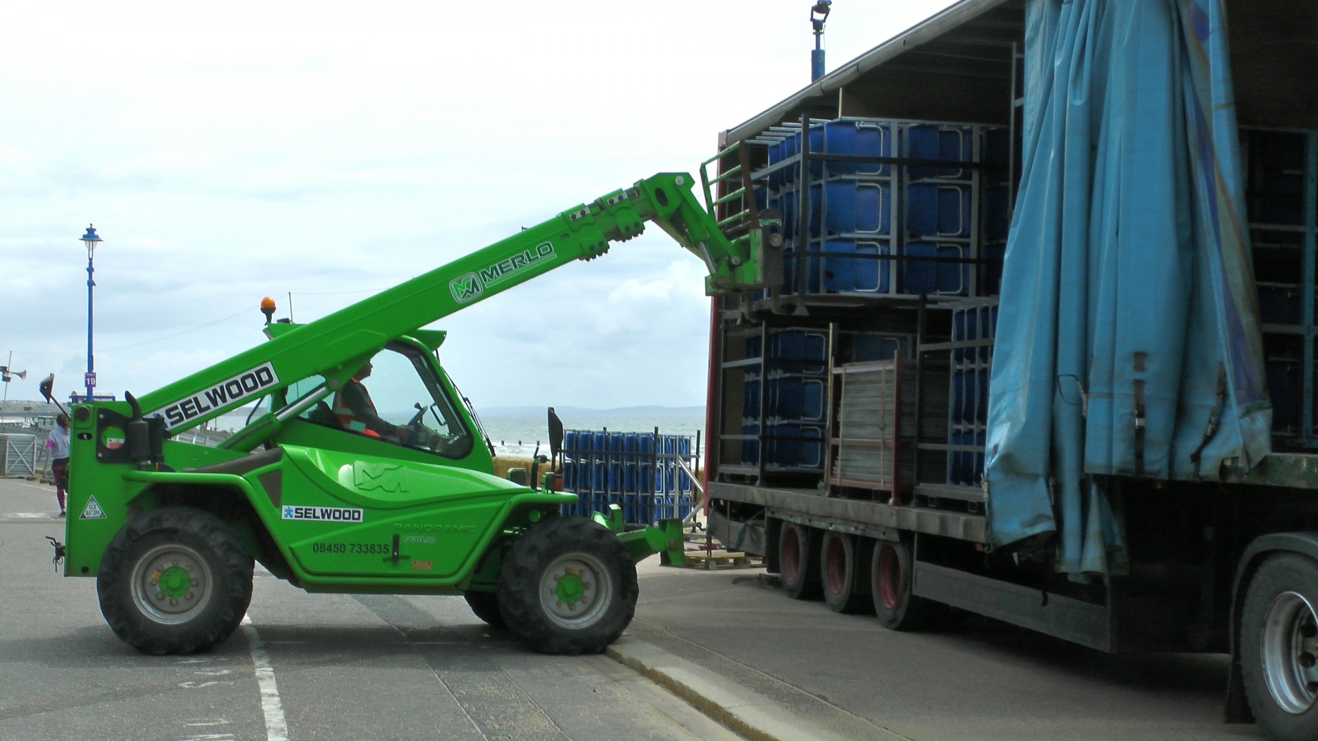 fork lift truck machinery forklift truck loading up free photo