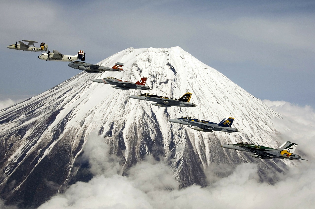 formation flight fujiyama mount fuji free photo