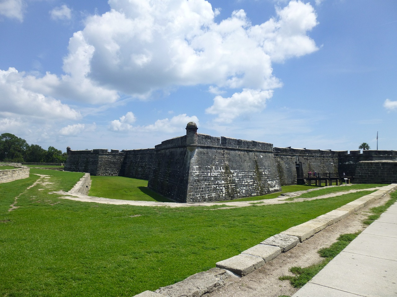 fort old stone free photo