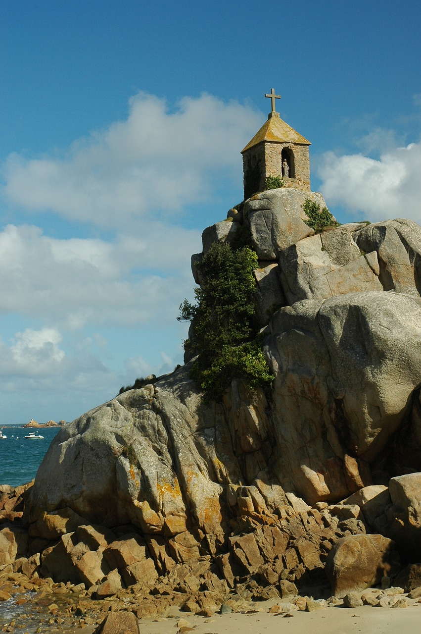 fortress port-blanc rocher de la sentinelle free photo