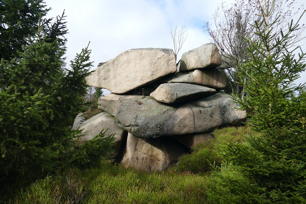 foundling rock contrasts free photo
