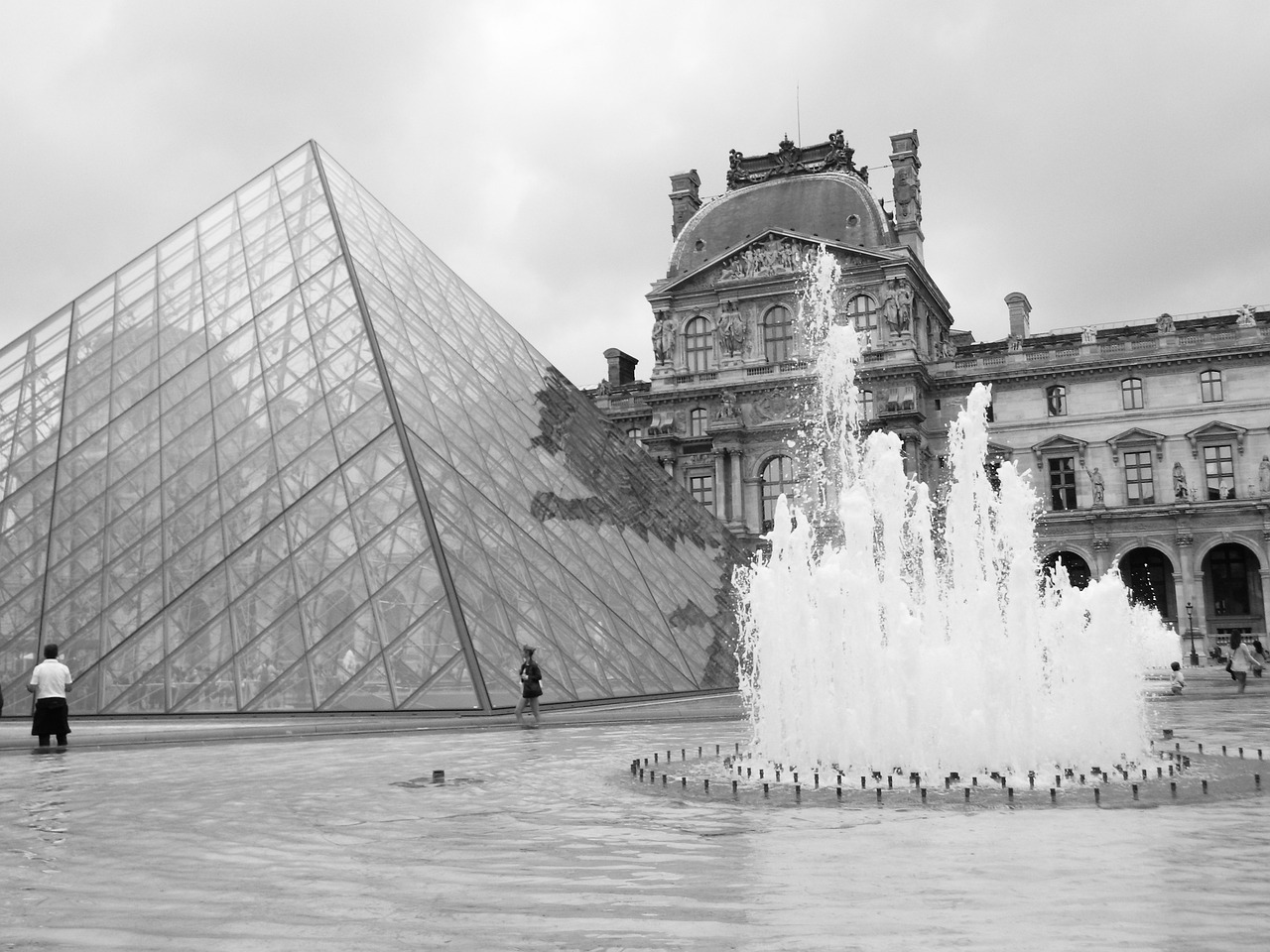 fountain louvre paris free photo
