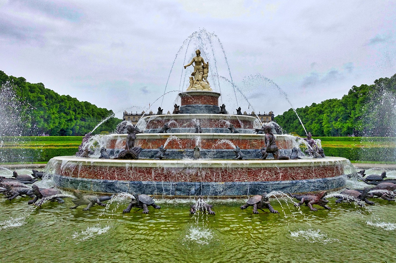 fountain water splash free photo