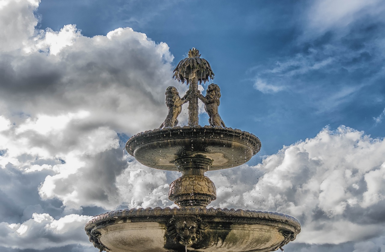 fountain water bubble free photo