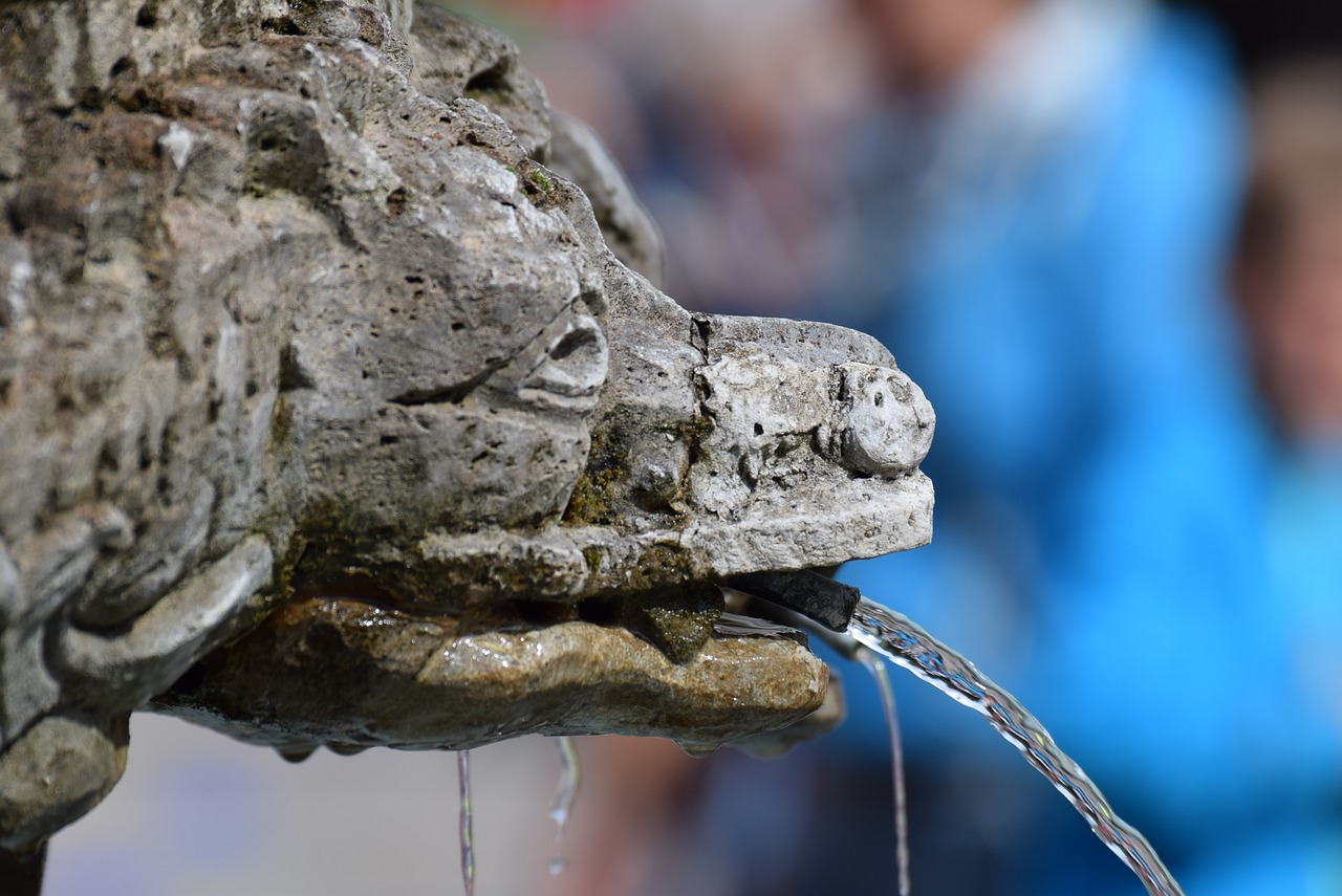 fountain well water flow free photo