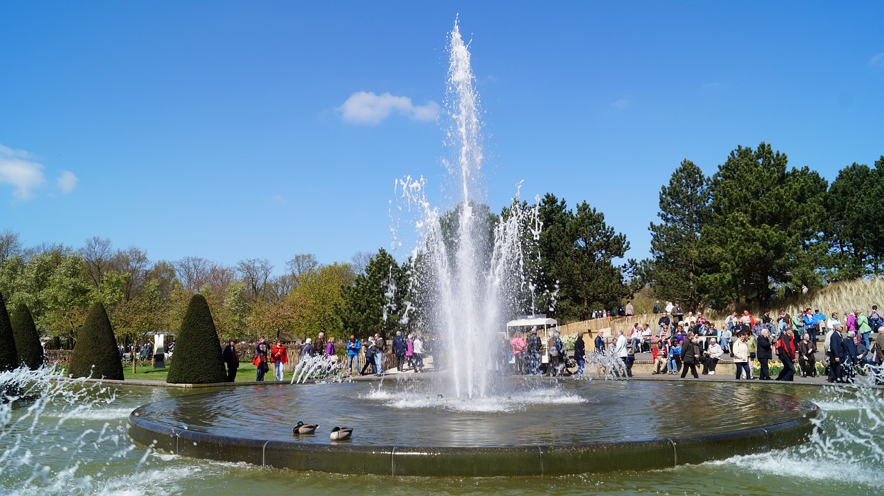 fountain in keukenhof holland free photo