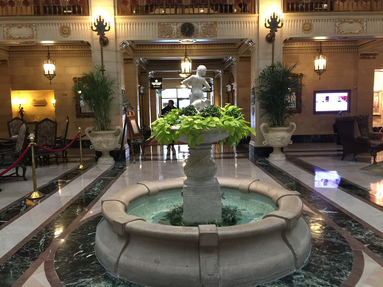 fountain hotel spokane free photo