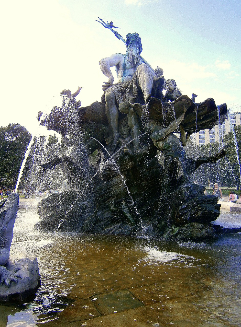 fountain water jet gargoyle free photo