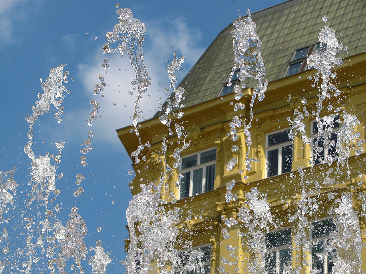 fountain water drops building free photo