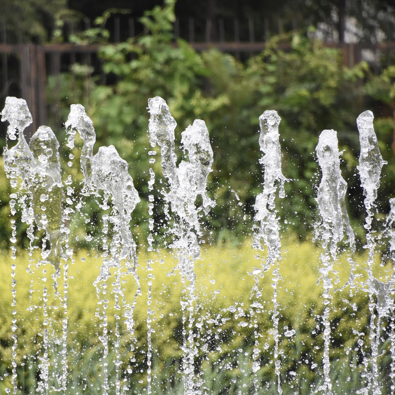 fountain water drops close-up free photo