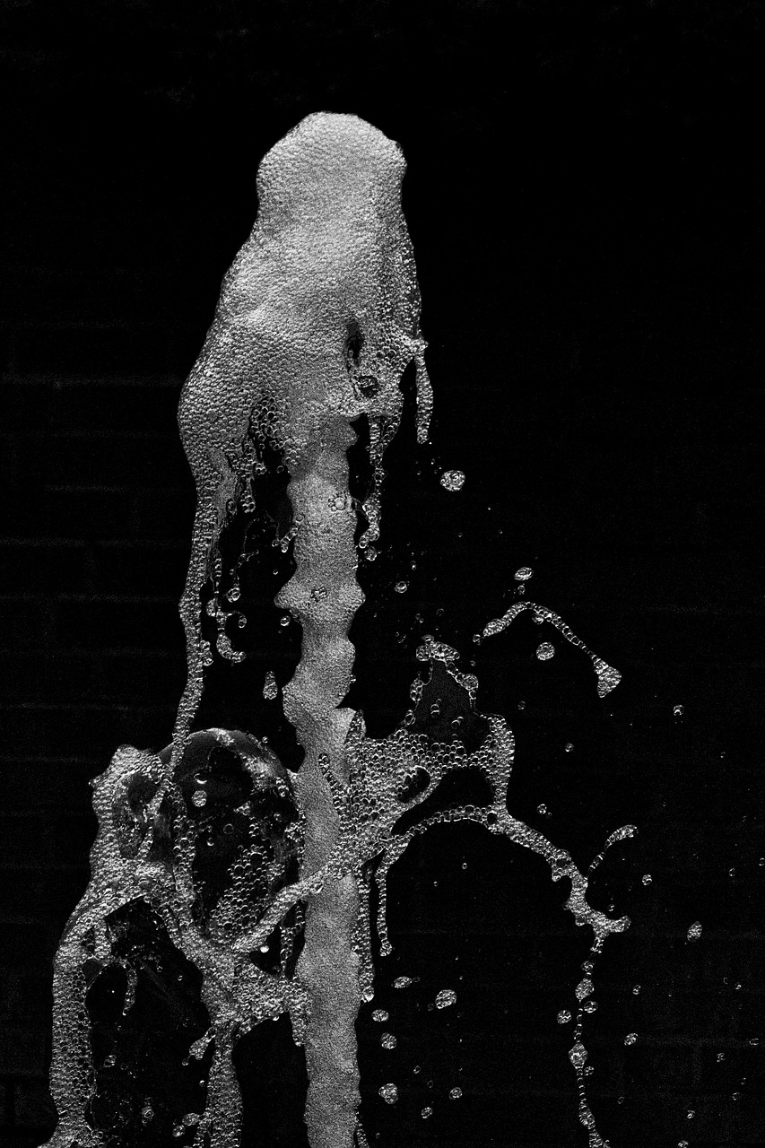fountain highspeed photography drop of water free photo