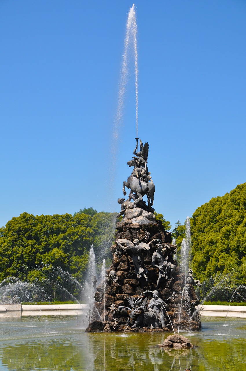 fountain schlosspark herrenchiemsee herrenchiemsee free photo