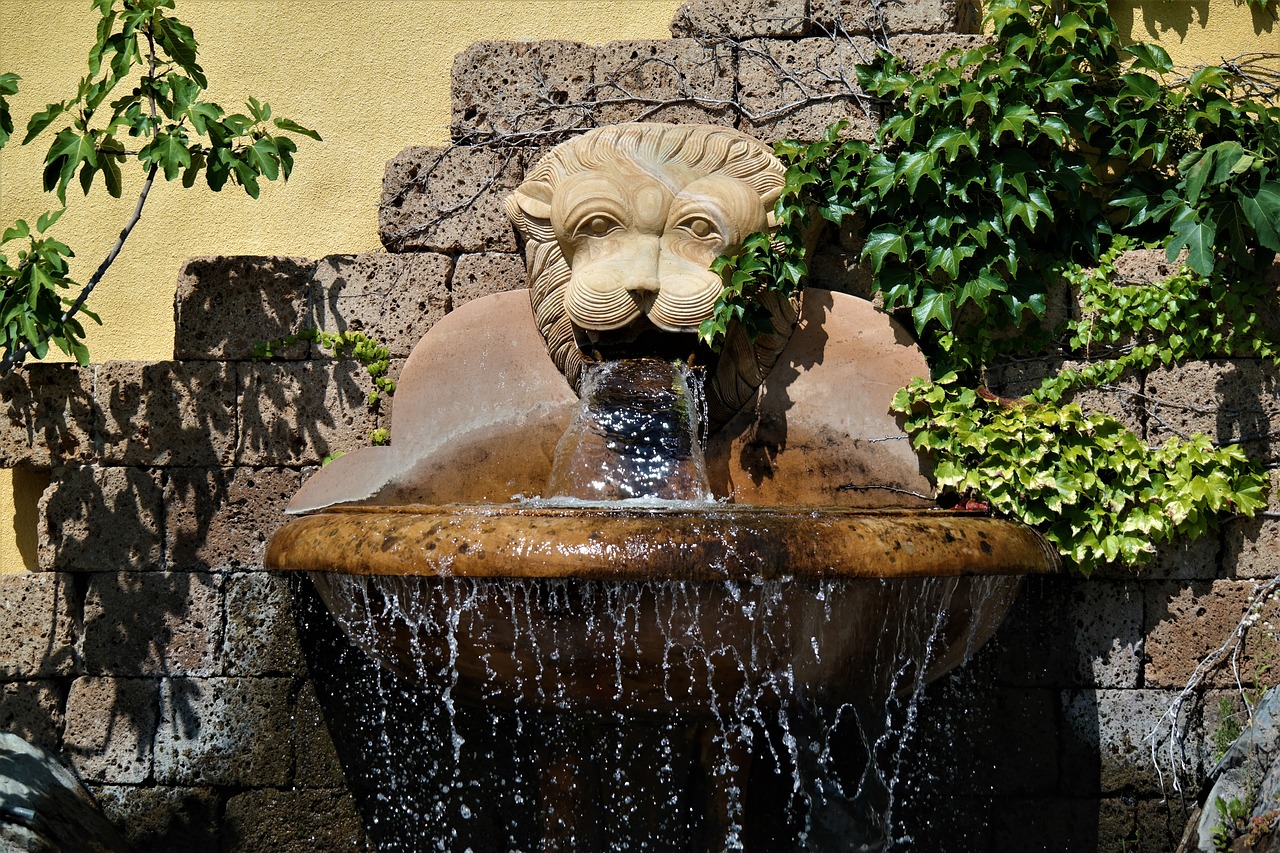 fountain water flow free photo