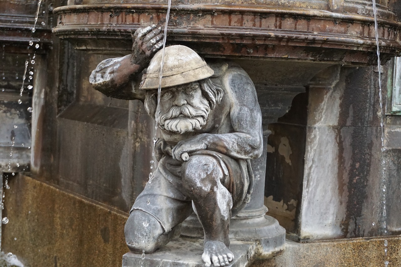 fountain  places of interest  dresden free photo