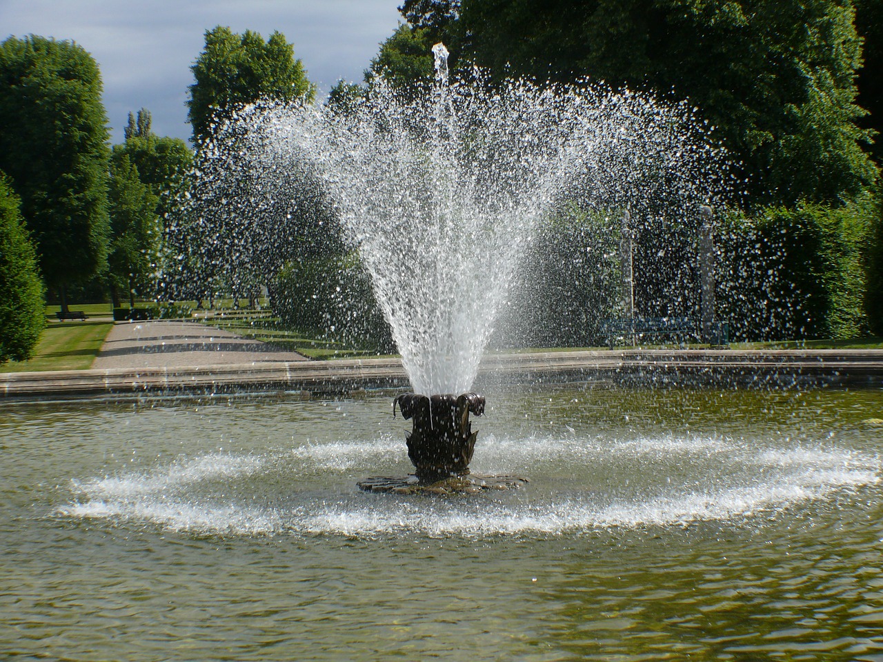 fountain water water games free photo