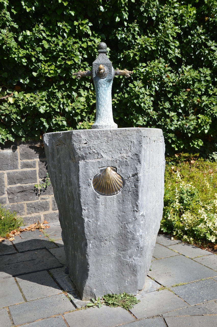 fountain  drinking water  water fountain free photo