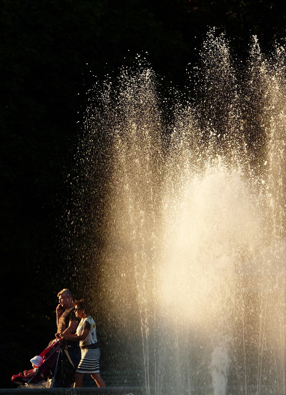 fountain  bright  sun free photo