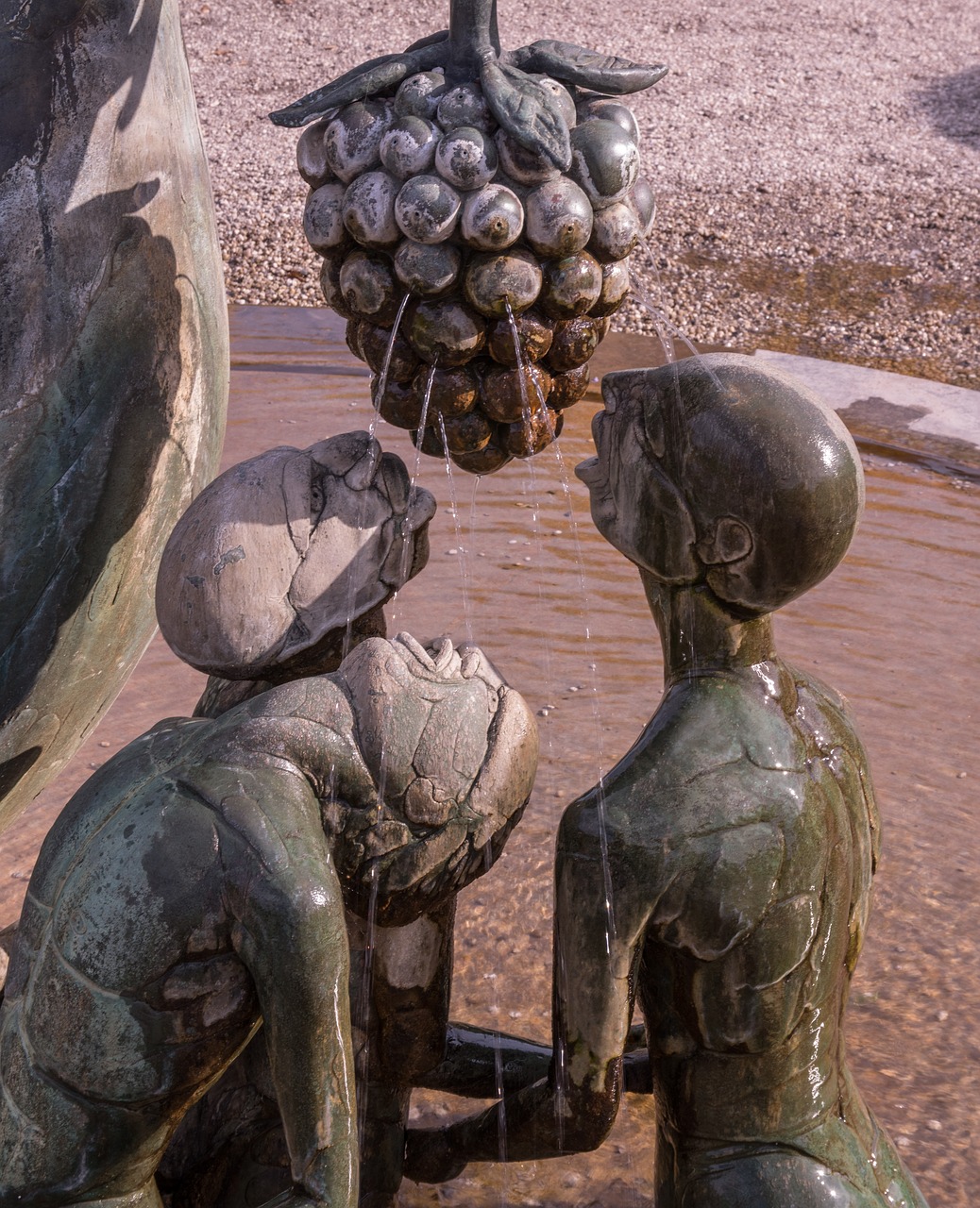 fountain  bronze  sculpture free photo