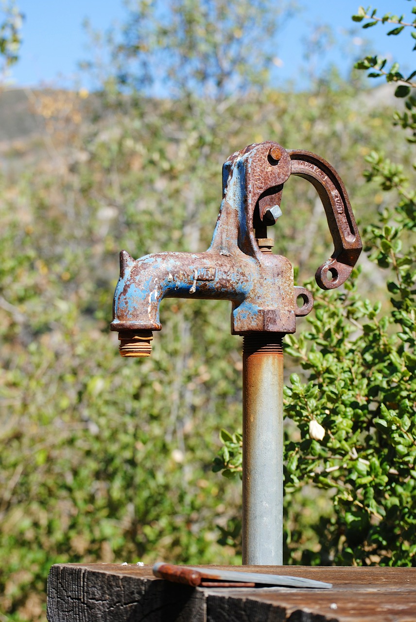 fountain pump rust free photo