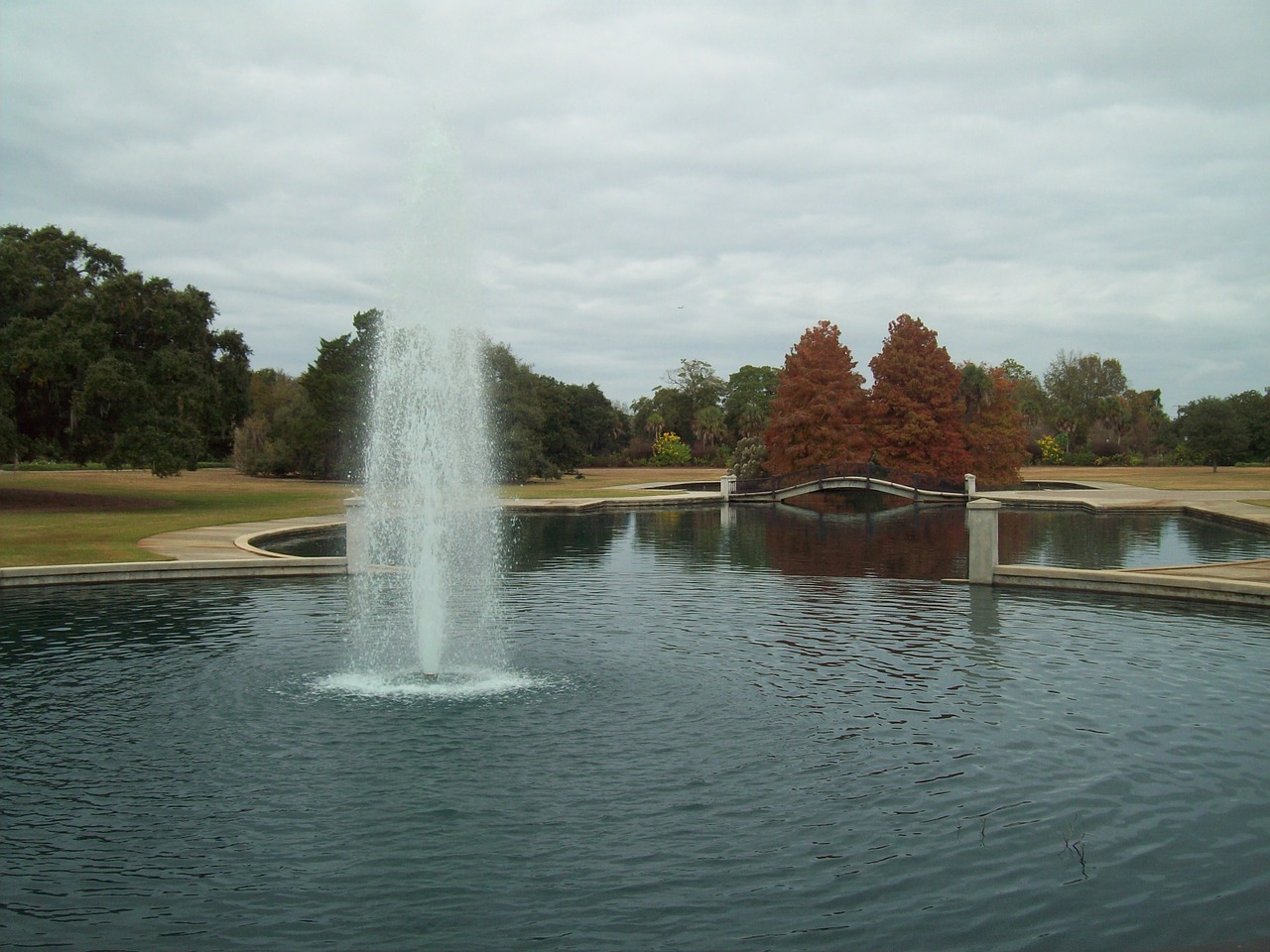 fountain park water free photo