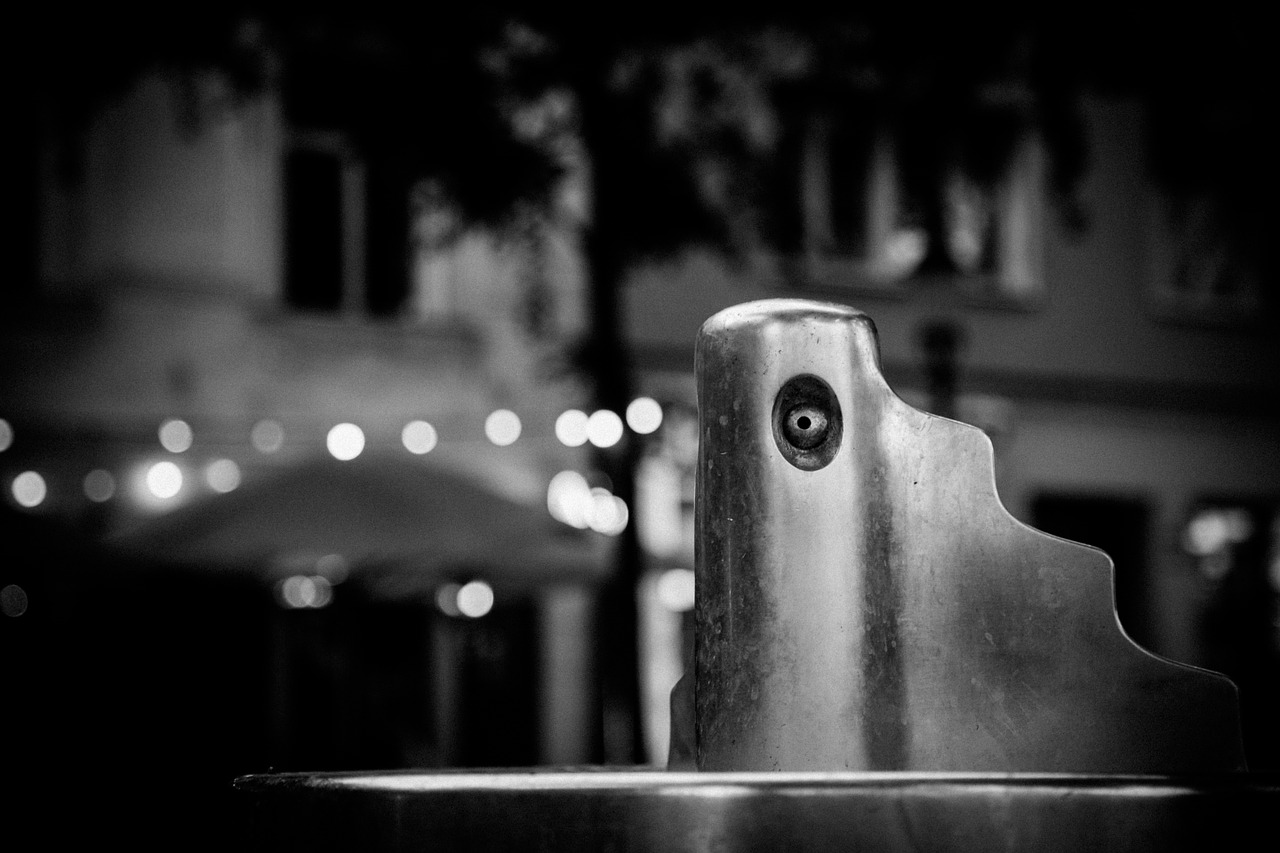 fountain metal dry free photo